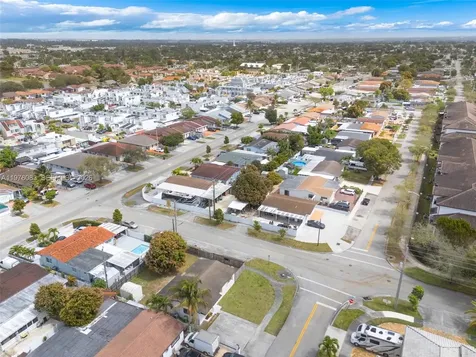 1005 W 36th Place Hialeah FL 33012