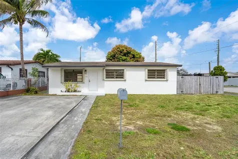 1005 W 36th Place Hialeah FL 33012