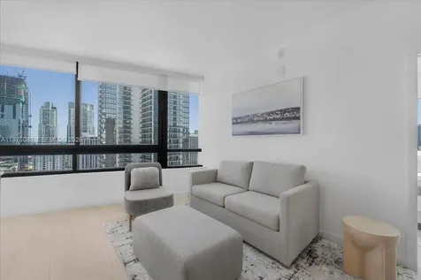 225 N Miami Miami FL 33128
