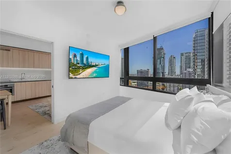 225 N Miami Miami FL 33128