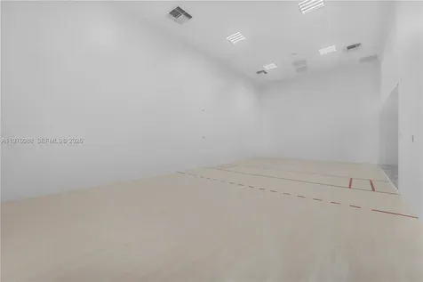 225 N Miami Miami FL 33128