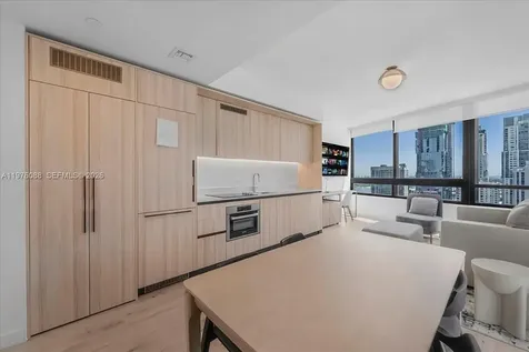 225 N Miami Miami FL 33128