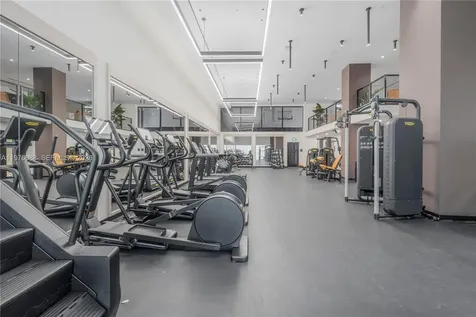 225 N Miami Miami FL 33128