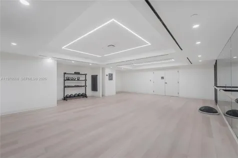 225 N Miami Miami FL 33128