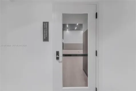 225 N Miami Miami FL 33128