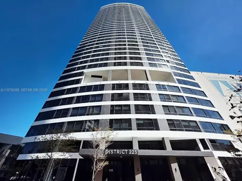 225 N Miami Miami FL 33128