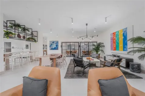 225 N Miami Miami FL 33128