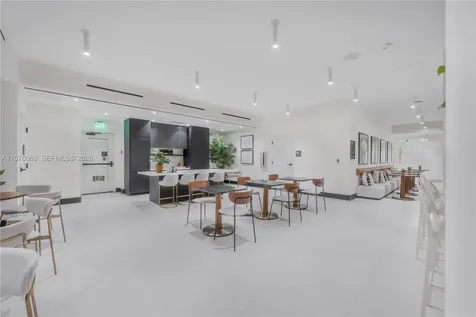 225 N Miami Miami FL 33128