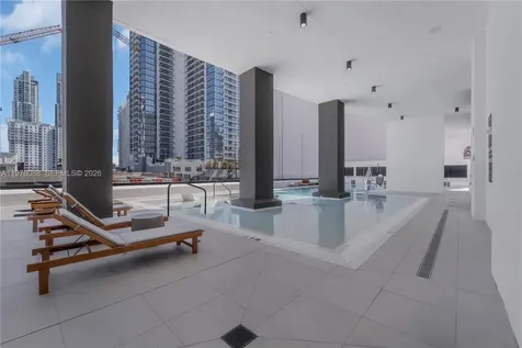 225 N Miami Miami FL 33128