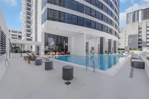 225 N Miami Miami FL 33128