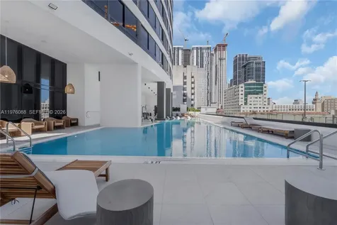 225 N Miami Miami FL 33128