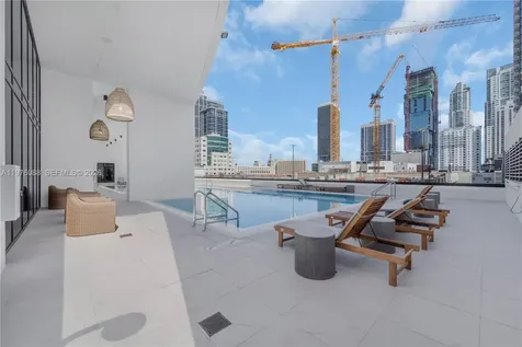 225 N Miami Miami FL 33128