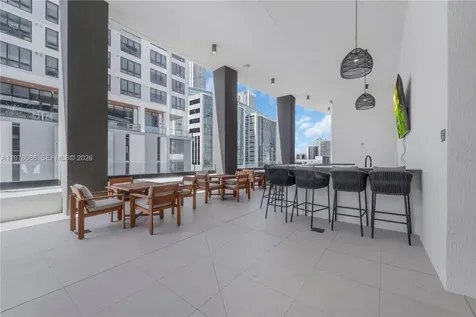 225 N Miami Miami FL 33128