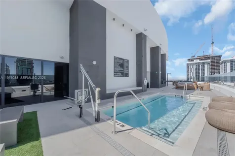 225 N Miami Miami FL 33128