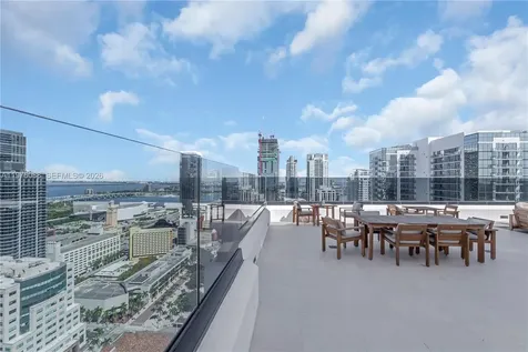 225 N Miami Miami FL 33128