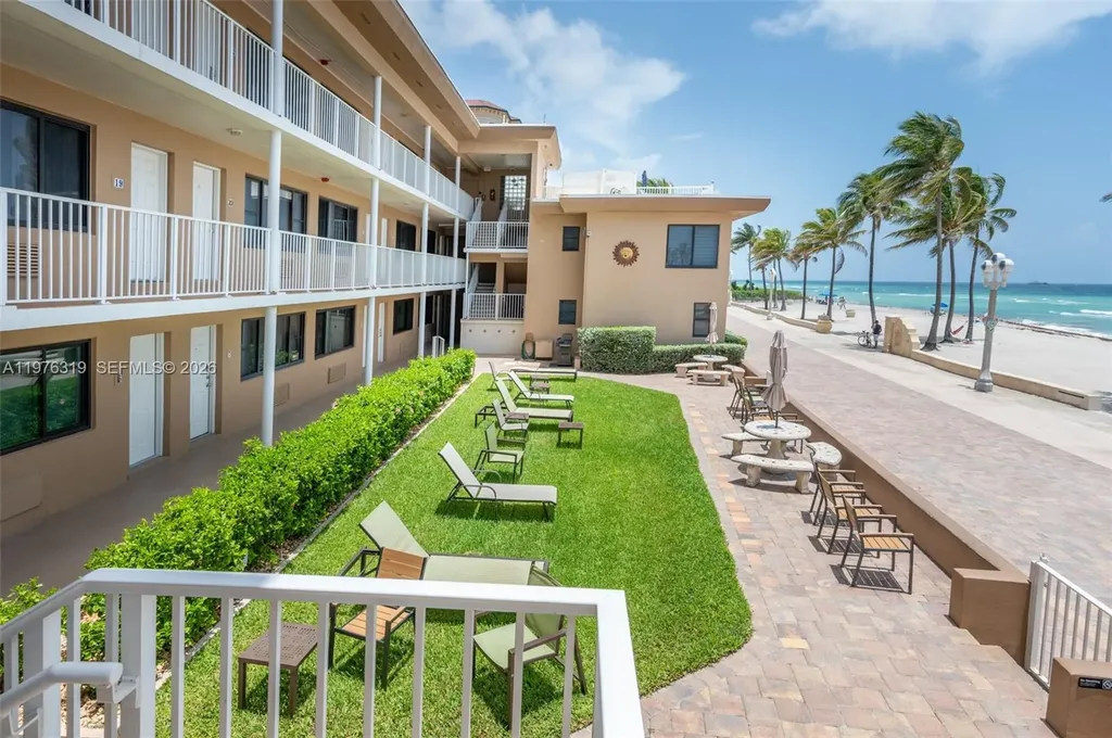 3300 N Surf Road Hollywood FL 33019