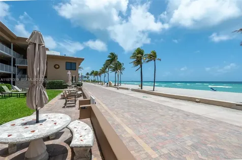 3300 N Surf Road Hollywood FL 33019