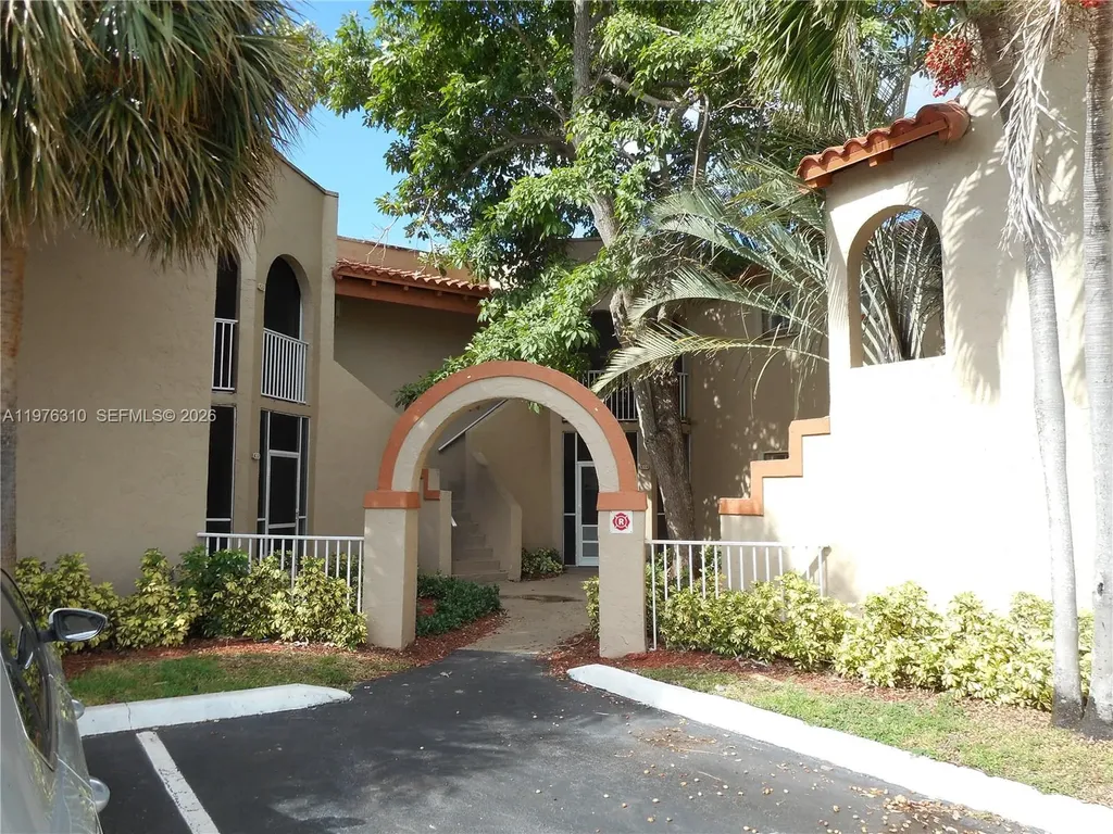 301 SW 86th Avenue Pembroke Pines FL 33025