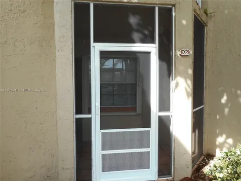 301 SW 86th Avenue Pembroke Pines FL 33025