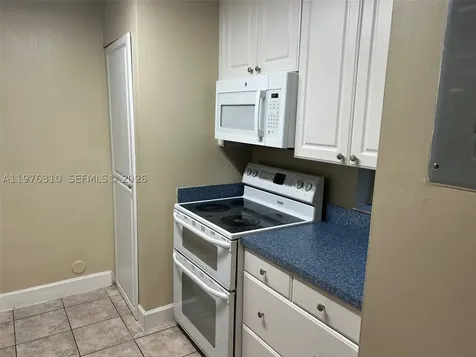 301 SW 86th Avenue Pembroke Pines FL 33025
