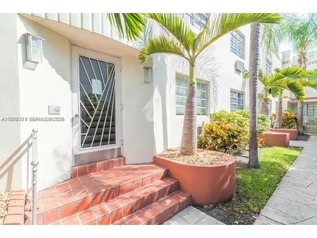 817 Meridian Avenue Miami Beach FL 33139