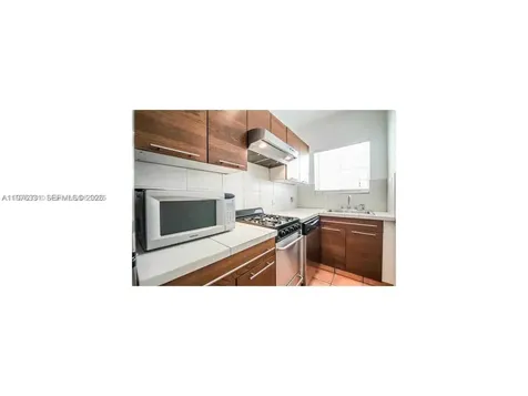 817 Meridian Avenue Miami Beach FL 33139