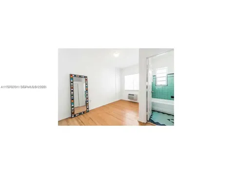 817 Meridian Avenue Miami Beach FL 33139