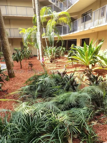 8635 NW 8th Street Miami FL 33126
