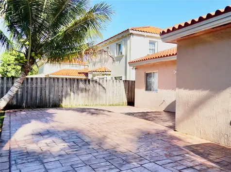 2048 NE 35th Avenue Homestead FL 33033