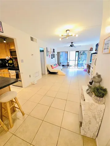 5767 Washington Street Hollywood FL 33023