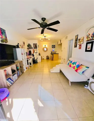 5767 Washington Street Hollywood FL 33023