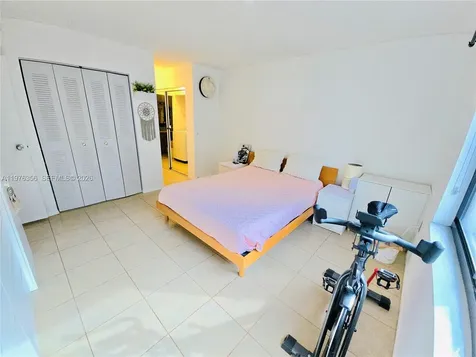 5767 Washington Street Hollywood FL 33023