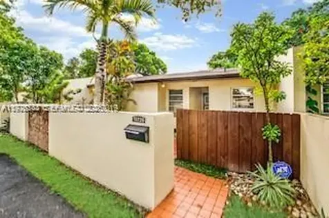 13726 Kendale Lakes Drive Miami FL 33183