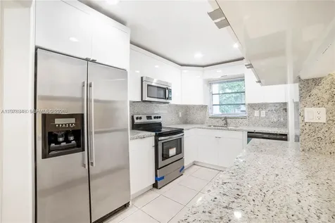 13726 Kendale Lakes Drive Miami FL 33183