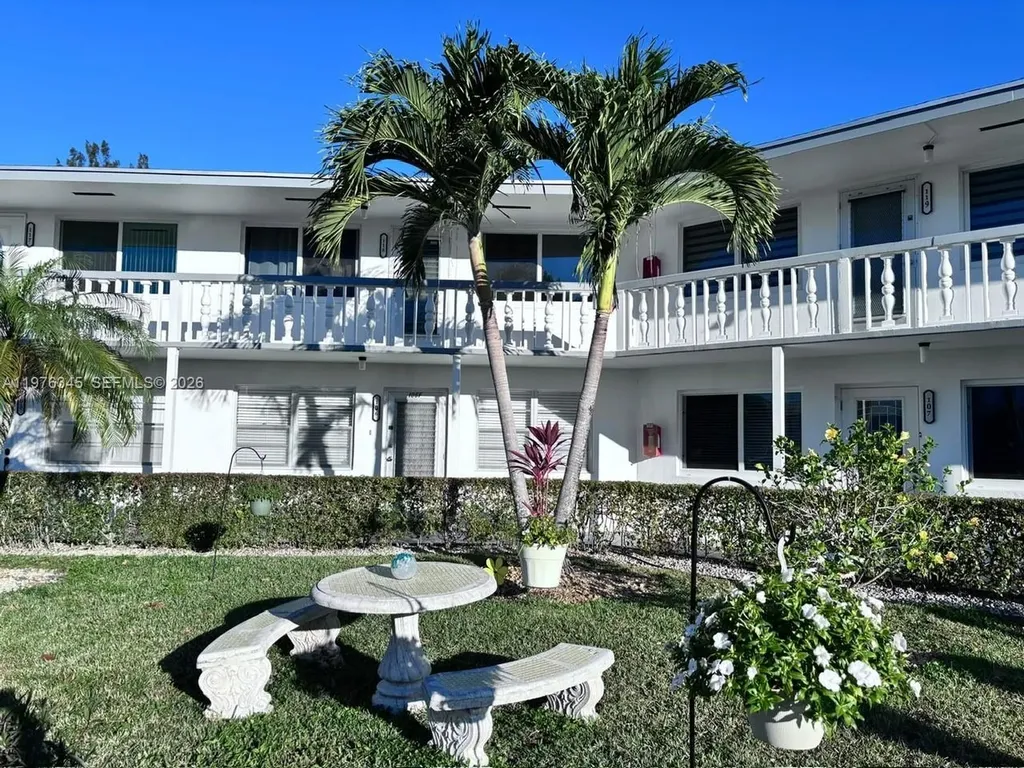 118 Northampton F West Palm Beach FL 33417