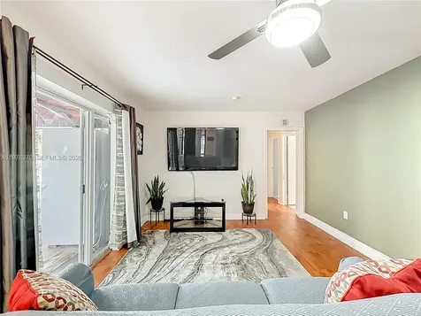 2913 Dolphin Drive Miramar FL 33025