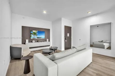 398 NE 5th Street Miami FL 33132