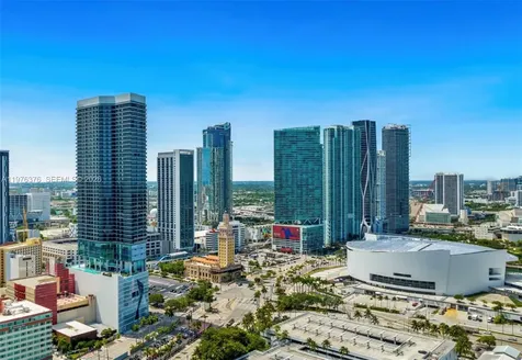 398 NE 5th Street Miami FL 33132
