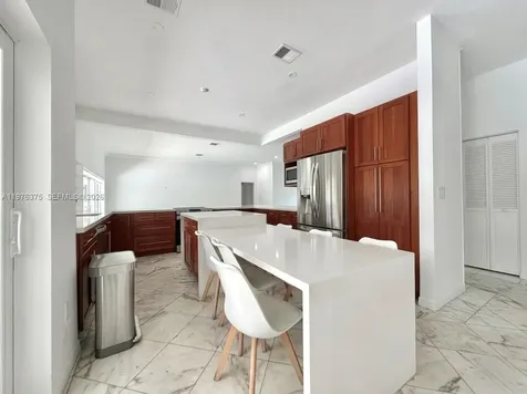 4934 NW 94th Doral Place Doral FL 33178