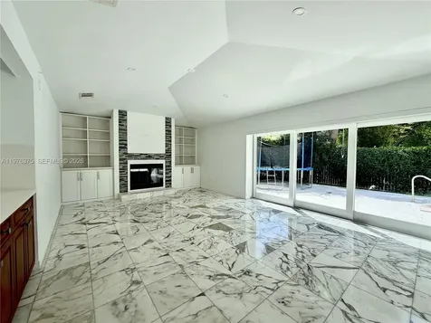 4934 NW 94th Doral Place Doral FL 33178
