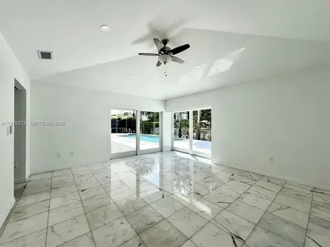 4934 NW 94th Doral Place Doral FL 33178