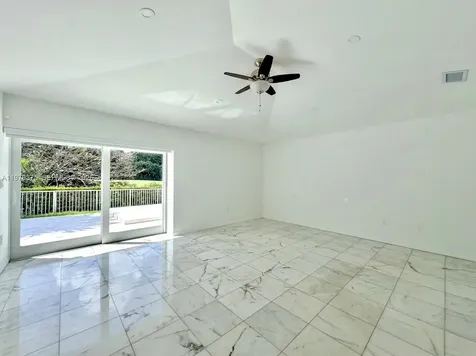 4934 NW 94th Doral Place Doral FL 33178
