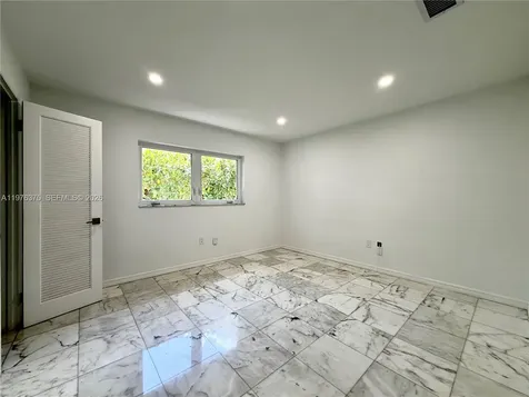 4934 NW 94th Doral Place Doral FL 33178