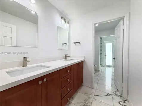 4934 NW 94th Doral Place Doral FL 33178