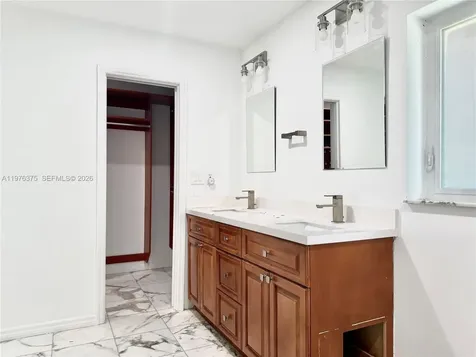 4934 NW 94th Doral Place Doral FL 33178