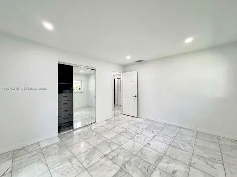 4934 NW 94th Doral Place Doral FL 33178
