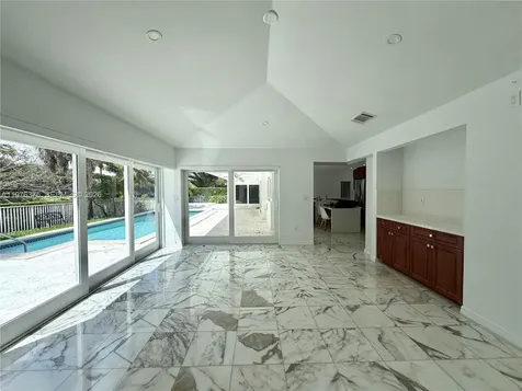 4934 NW 94th Doral Place Doral FL 33178