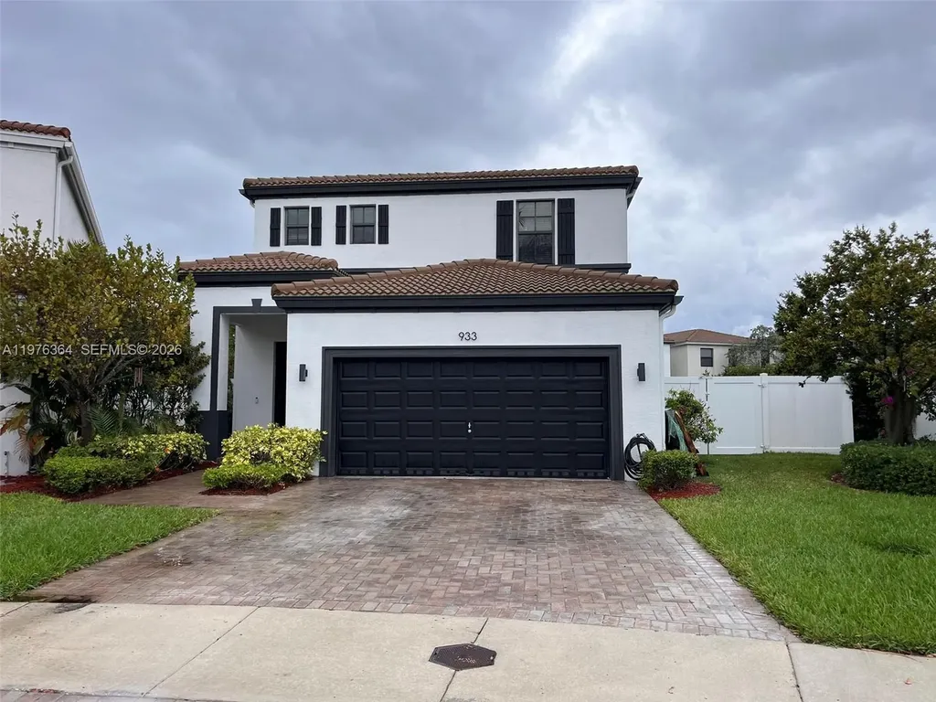 933 NE 191st Street Miami FL 33179