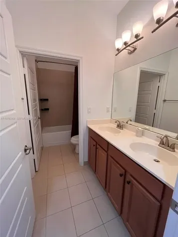 933 NE 191st Street Miami FL 33179