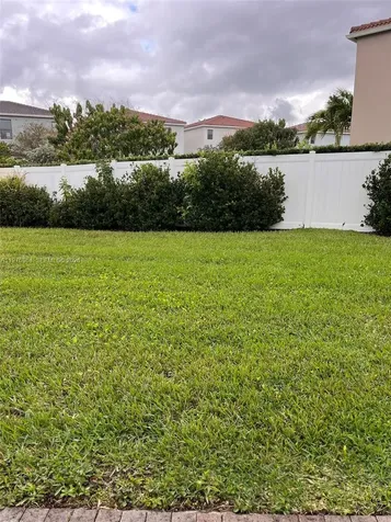 933 NE 191st Street Miami FL 33179